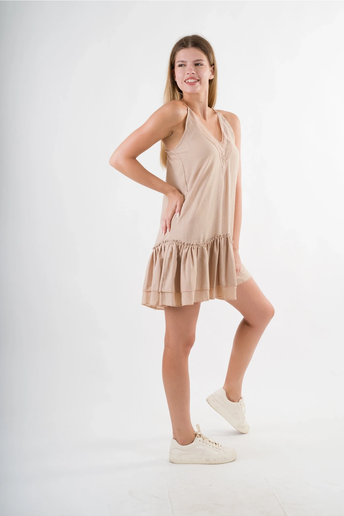 Kadın Bej V Yaka İp Askılı Eteği Pileli Güpür Detaylı Elbise HZL24S-YY244