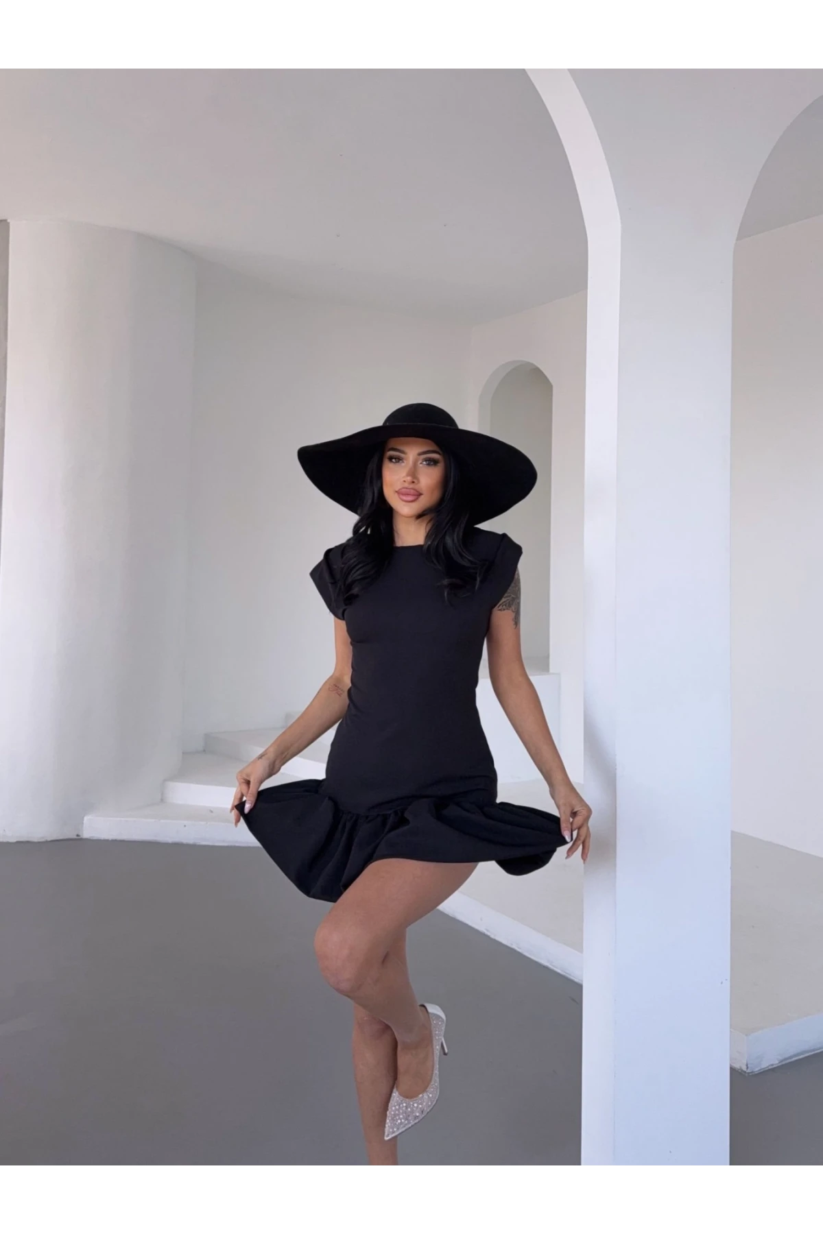 Kadın Siyah Vatkalı İthal Dooble Kumaş Kolsuz Mini Elbise HZL25S-FRY12274