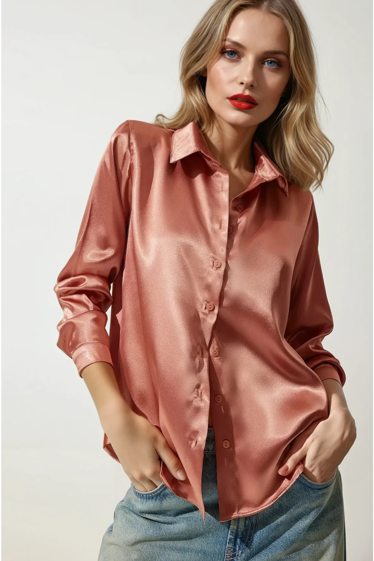Kadın Tarçın Hafif Dökümlü Saten Yüzeyli Gömlek HZL22W-BD139641