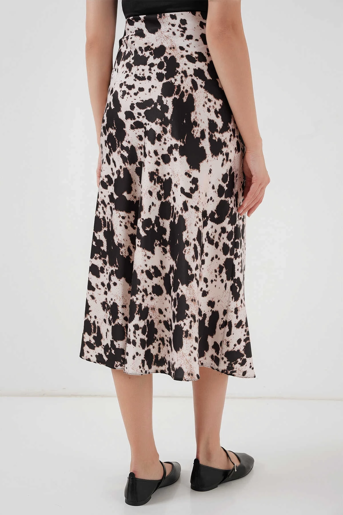 Kadın Taş Leopar Desenli Saten Yüzeyli Beli Lastikli Midi Boy Etek Hzl23S-BD1101471