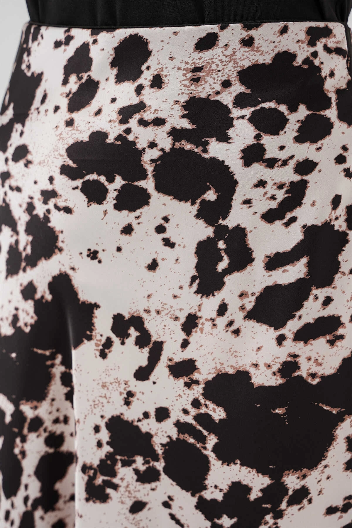Kadın Taş Leopar Desenli Saten Yüzeyli Beli Lastikli Midi Boy Etek Hzl23S-BD1101471