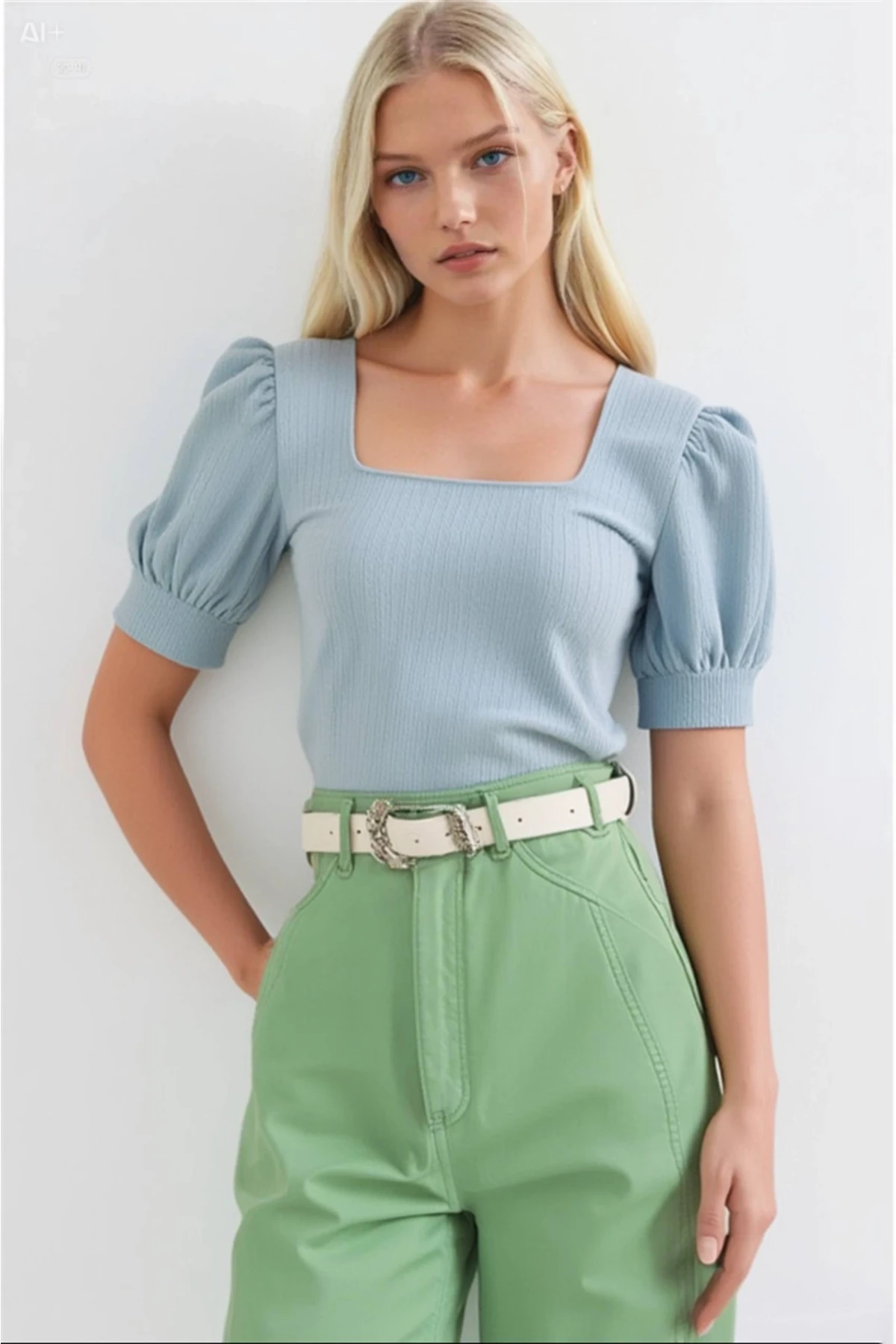 Kadın Açık Mavi Kare Yaka Örme Bluz HZL22W-BD104091