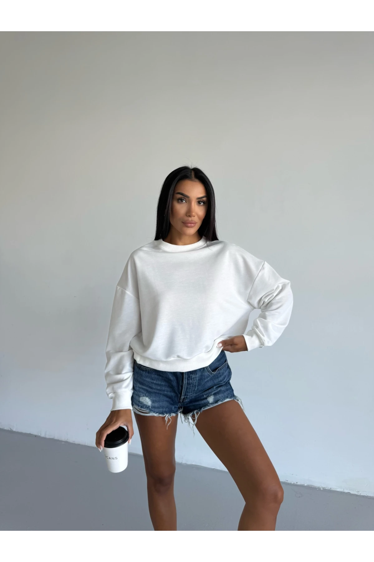 Kadın Beyaz Bisiklet Yaka 2 İplik Sweatshirt HZL25W-FRY123391