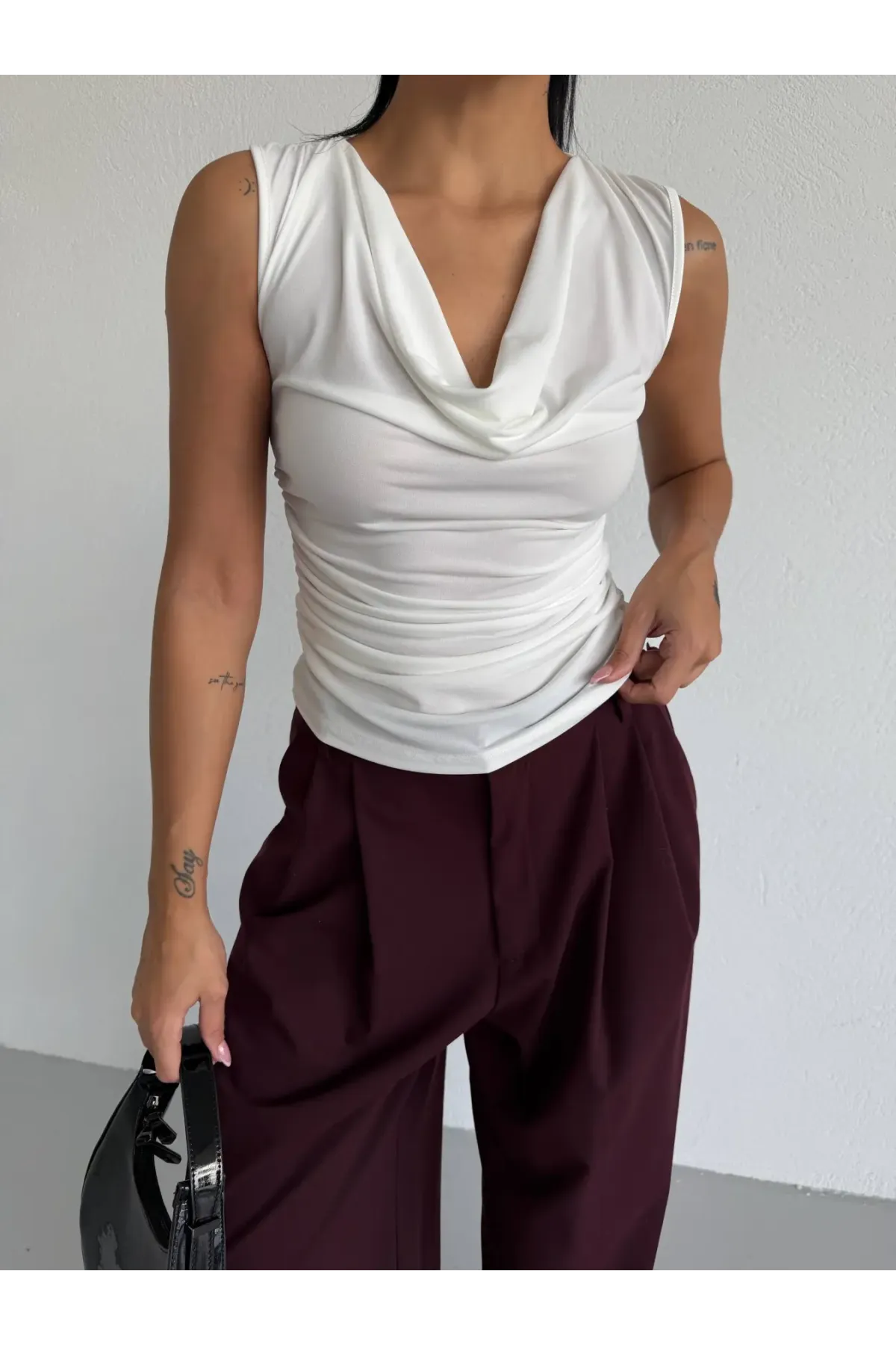 Kadın Beyaz Degaje Yaka Yanlardan Drapeli Sandy Bluz HZL25S-FRY123131
