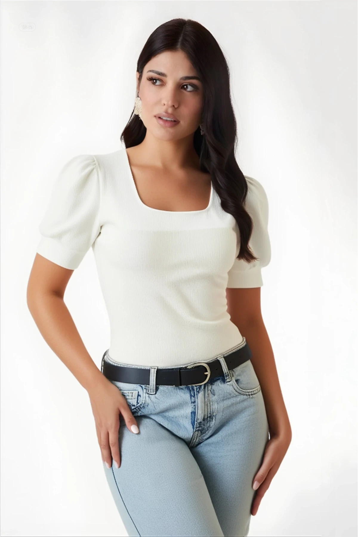 Kadın Beyaz Kare Yaka Örme Bluz HZL22W-BD104091