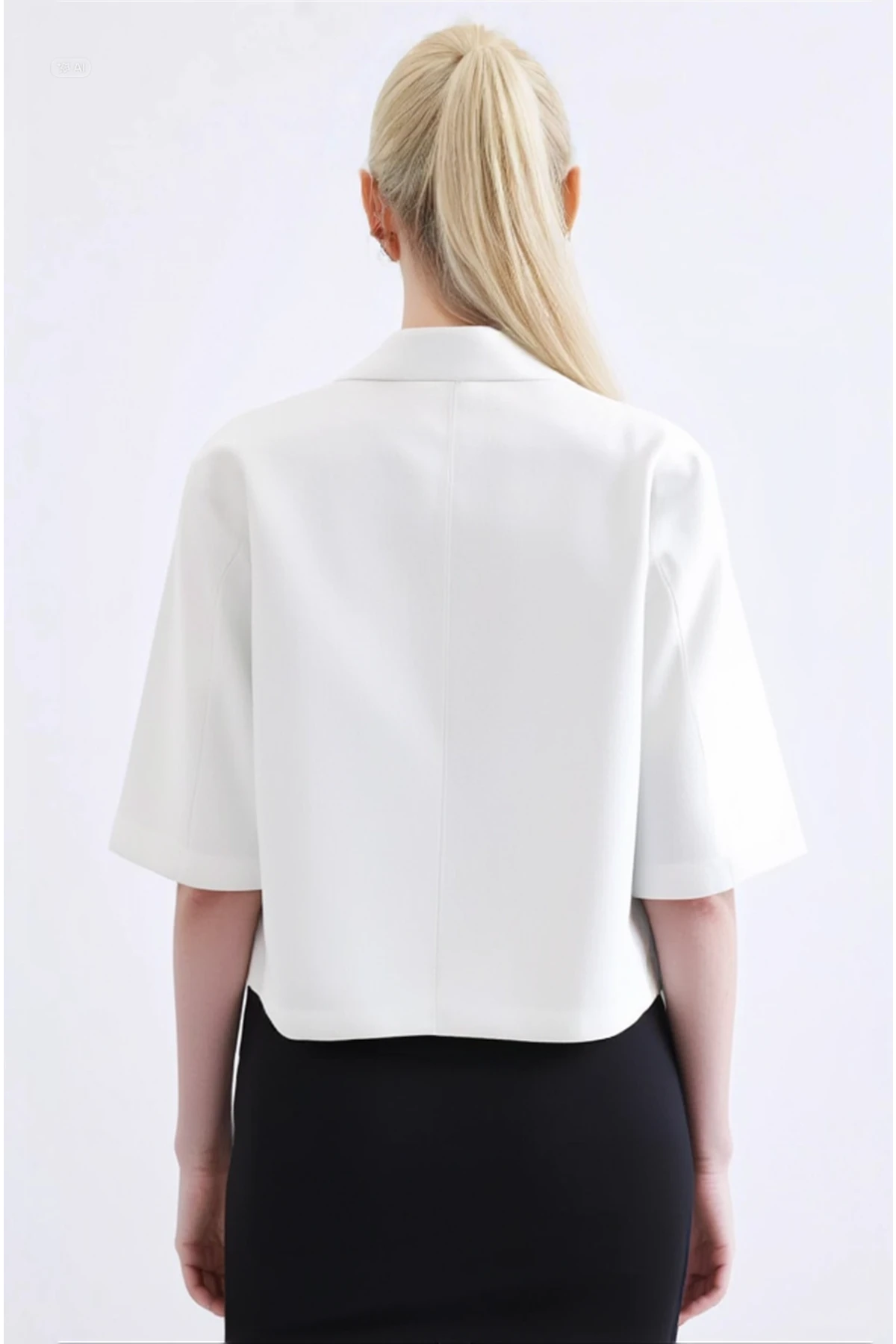 Kadın Beyaz Kısa Kollu Şal Yaka Düğmeli Mevsimlik Keten Ayrobin Ceket HZL24S-BD107061