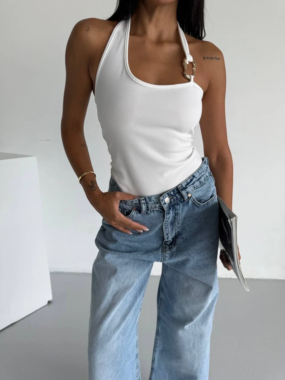 Kadın Beyaz Ottoman Kumaş Halter Yaka Toka Detay Bluz HZL26W-FRY123321