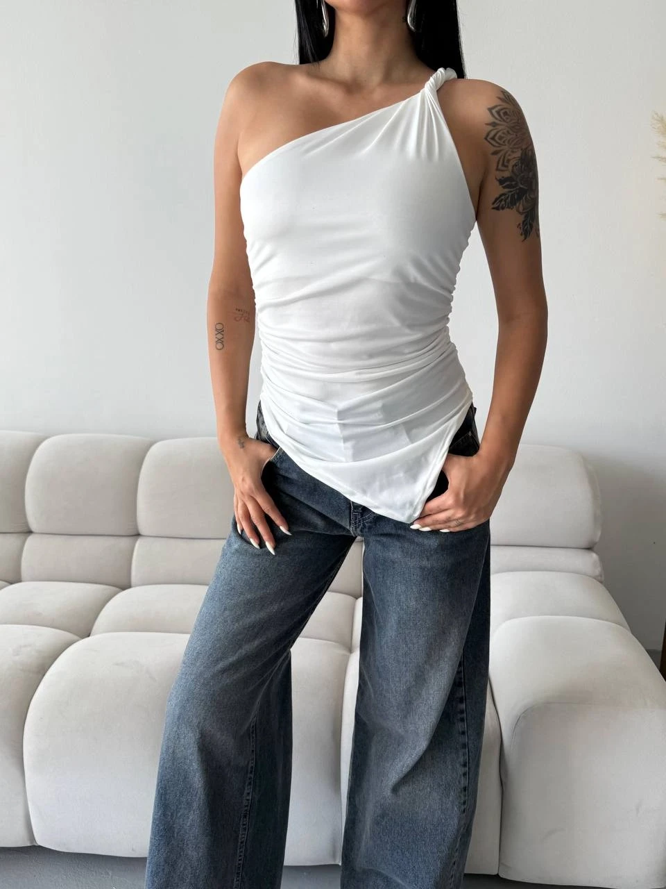 Kadın Beyaz Tek Omuz Asimetrik Kesim Sandy Bluz HZL25S-FRY123241
