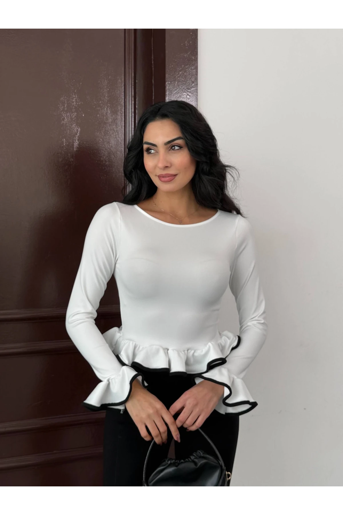 Kadın Beyaz Uzun Kollu Volanlı ve Biyeli Dalgıç Kumaş Bluz HZL25W-FRY123651