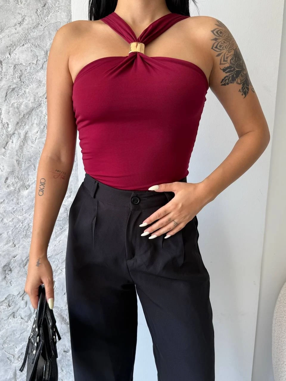 Kadın Bordo Halter Yaka Metal Detaylı Şık Crop Bluz HZL25S-FRY123251