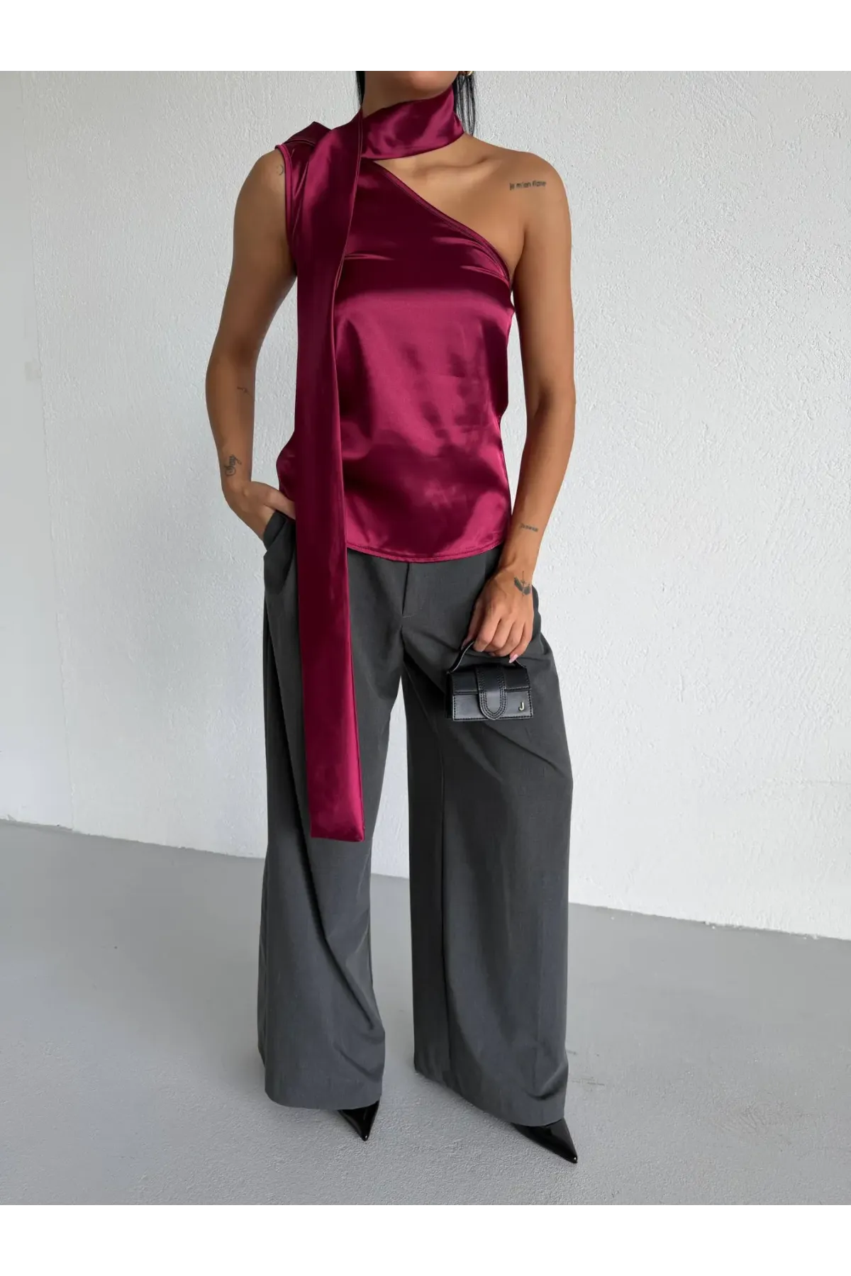 Kadın Bordo Saten Şal Yaka Boyun Bağlamalı Asimetrik Bluz HZL26W-FRY123731