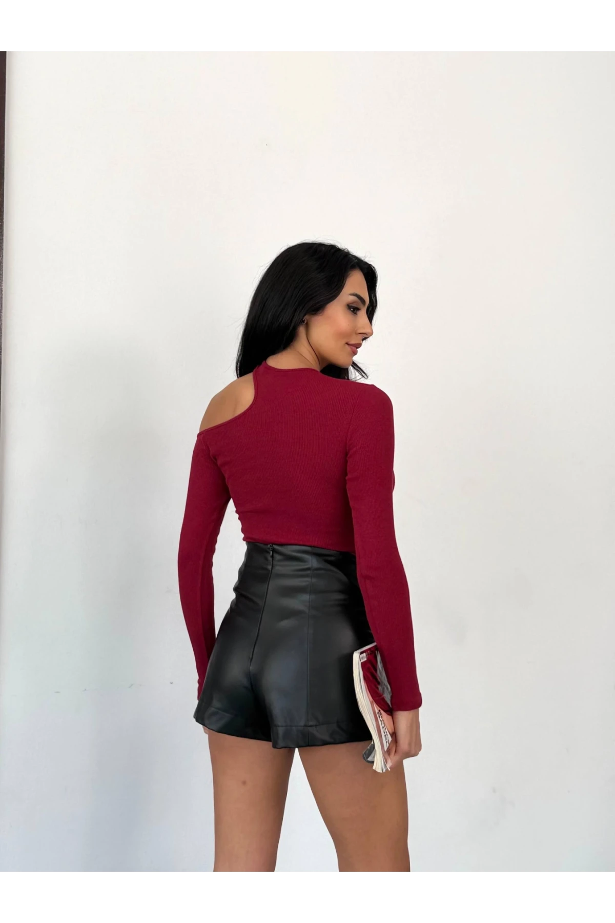 Kadın Bordo Tek Omuz Yırtmaç Detaylı Uzun Kollu Fitilli Kaşkorse Bluz HZL25W-FRY121531