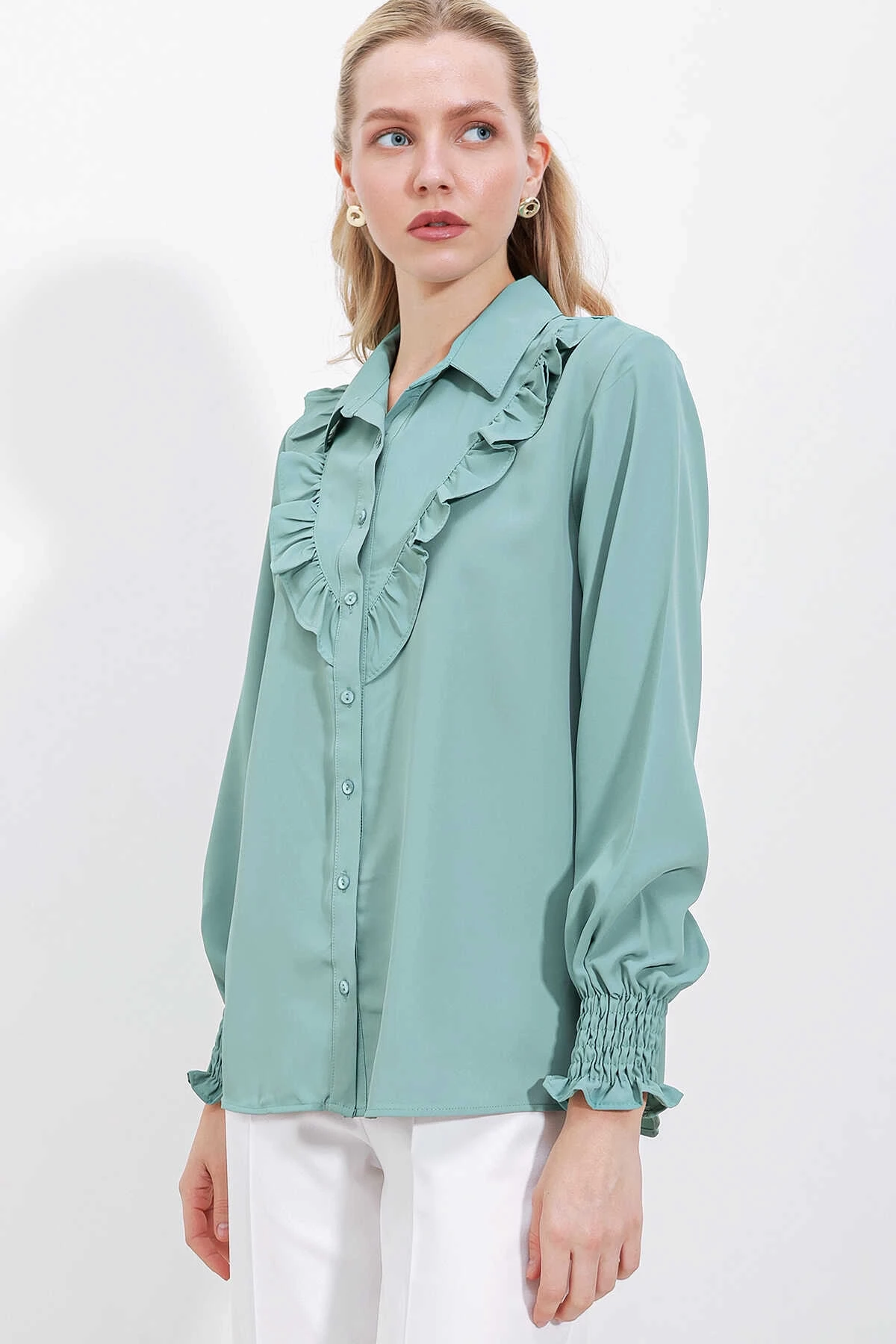 Kadın Çağla Fırfır Detaylı Uzun Kollu Şık Gömlek HZL25W-BD1202231