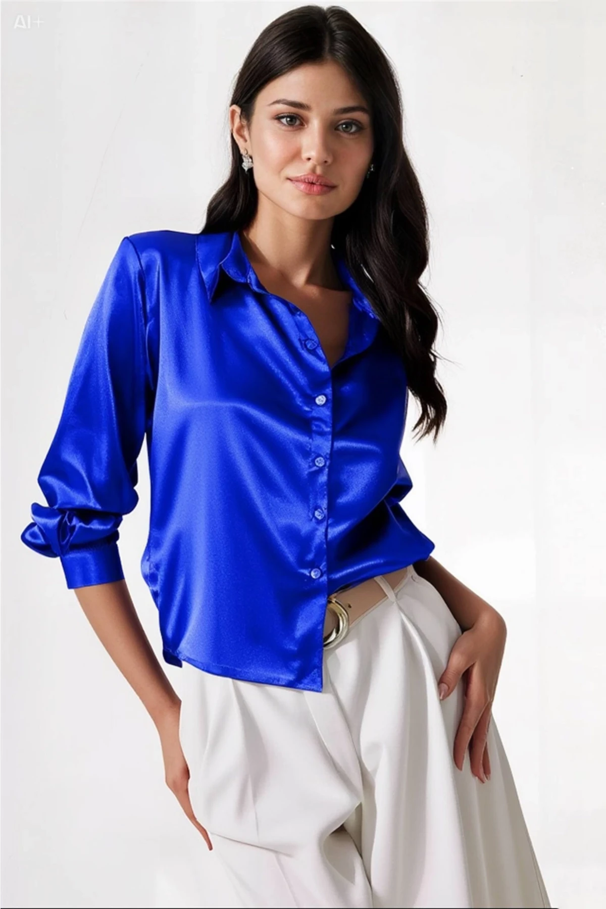 Kadın Canlı Mavi Hafif Dökümlü Saten Yüzeyli Gömlek HZL22W-BD139641
