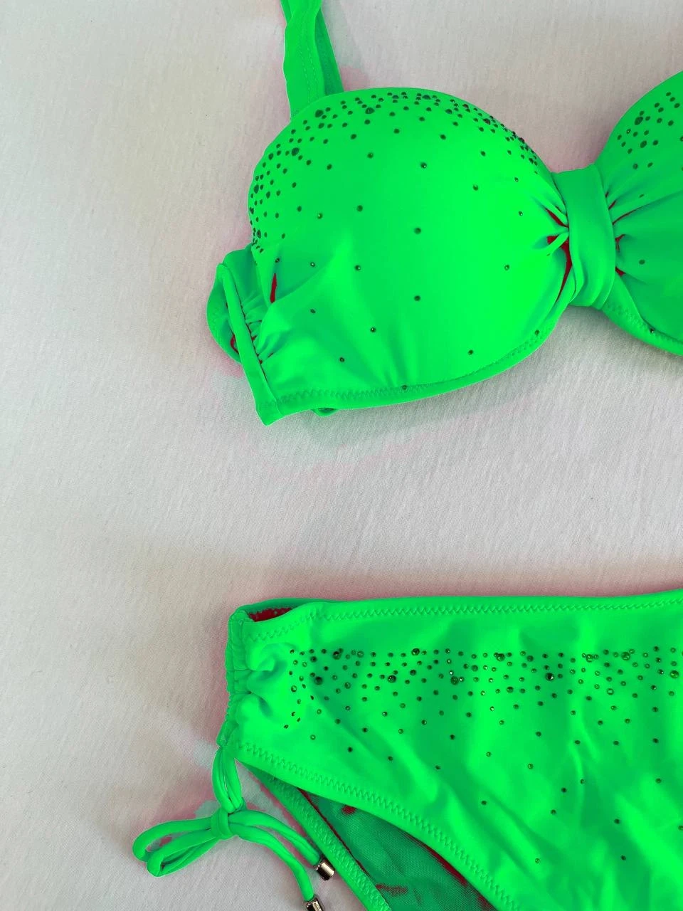 Kadın Canlı Yeşil Taş İşlemeli Astarlı Bikini Takım HZL25S-LC3361