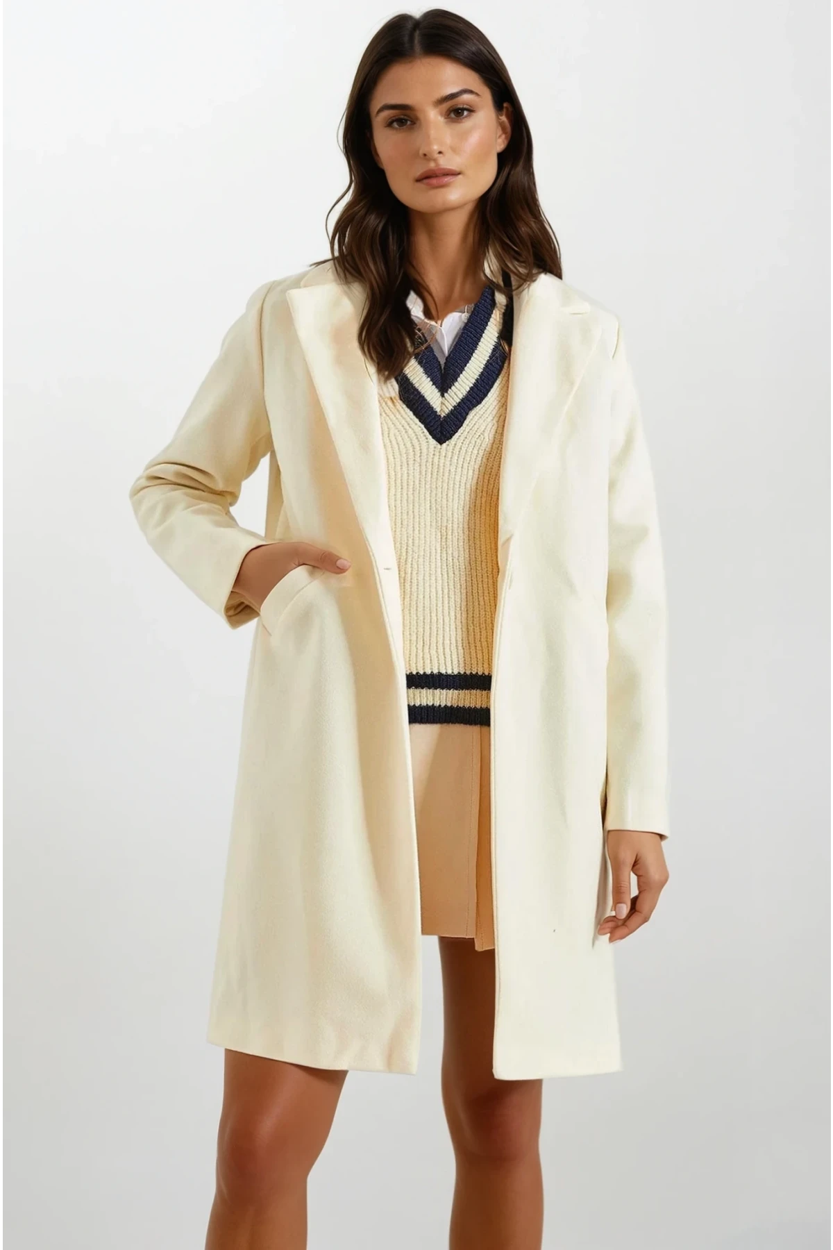 Kadın Ekru Tek Düğmeli Çift Cepli Astarlı Şık Kaşe Kaban HZL23W-BD190851