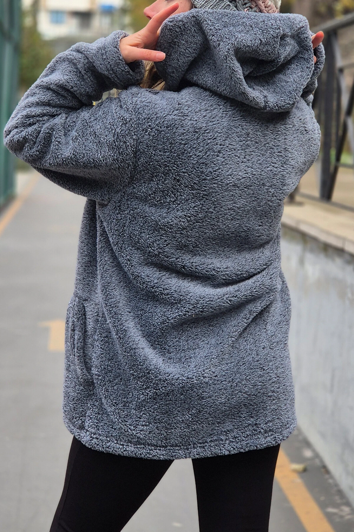 Kadın Füme Welsoft esnek kumaş Peluş Yumoş Önü Fermuarlı Kapüşonlu Ceket HZL23W-DSB110081