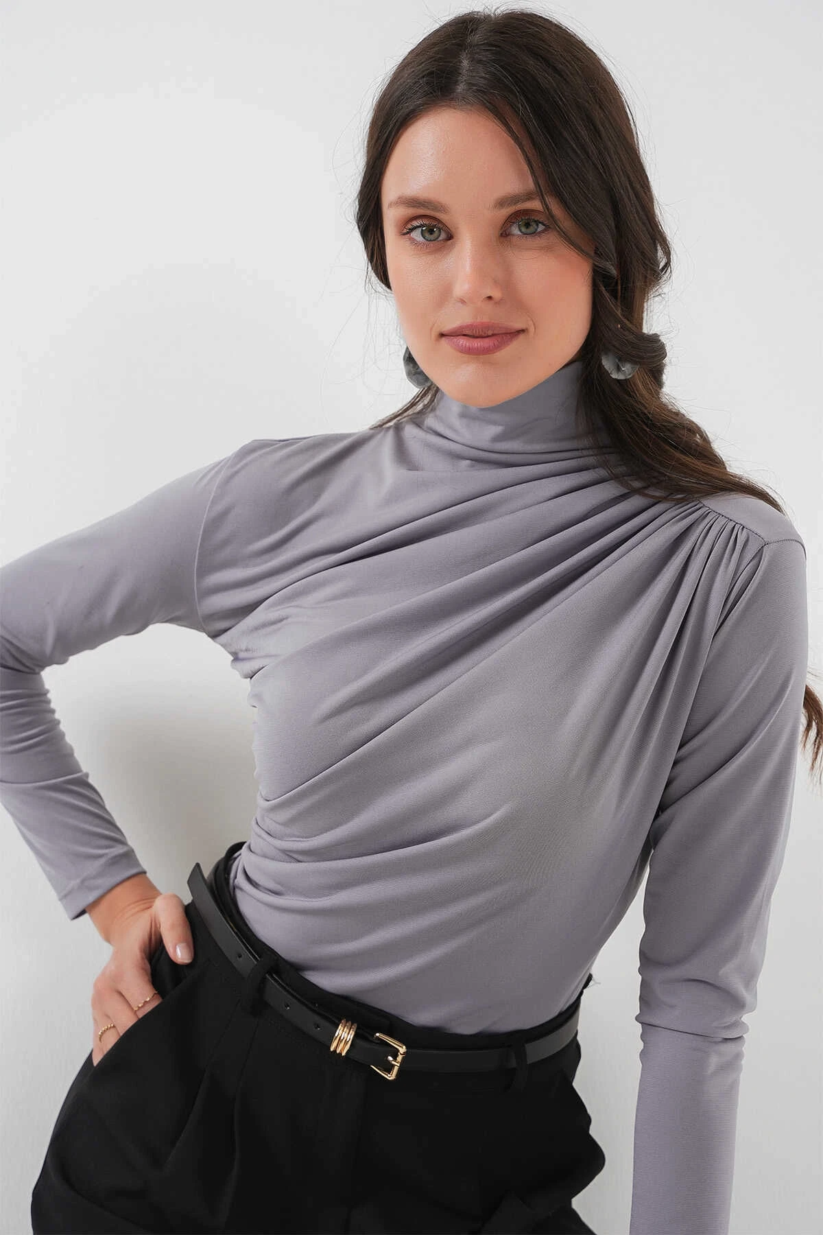 Kadın Gri Büzgü Detay Balıkçı Yaka Sandy Bluz HZL25W-BD19251