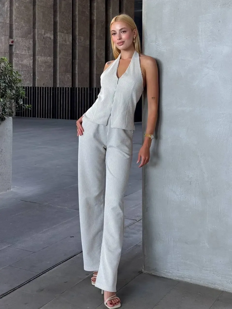 Kadın Gri Çizgili Önü Fermuarlı Bluz Pantolon İkili Takım HZL25S-ZK13691