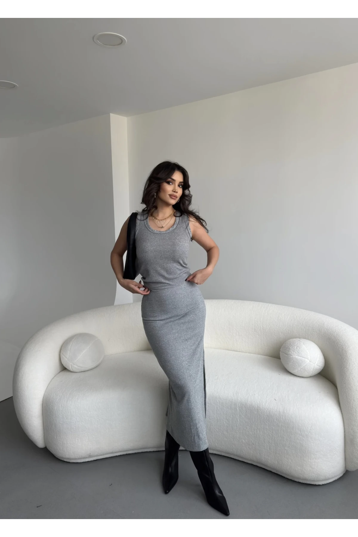 Kadın Gri Triko Crop Uzun Yırtmaçlı Etek Takım HZL25W-ZK1991
