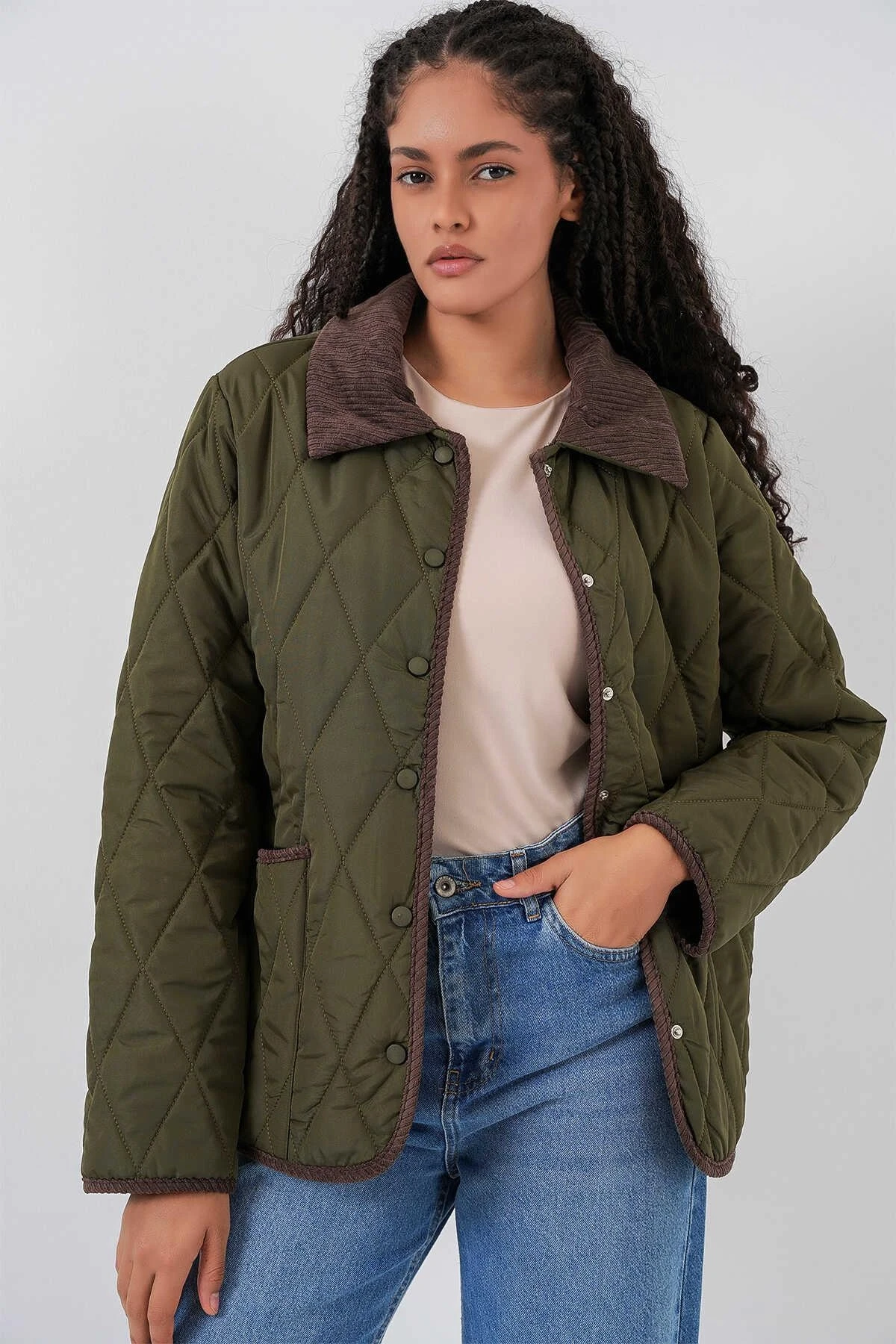 Kadın Haki Çıt Çıt Kapamalı Kadife Detaylı Kapitone Mont HZL25W-BD152261