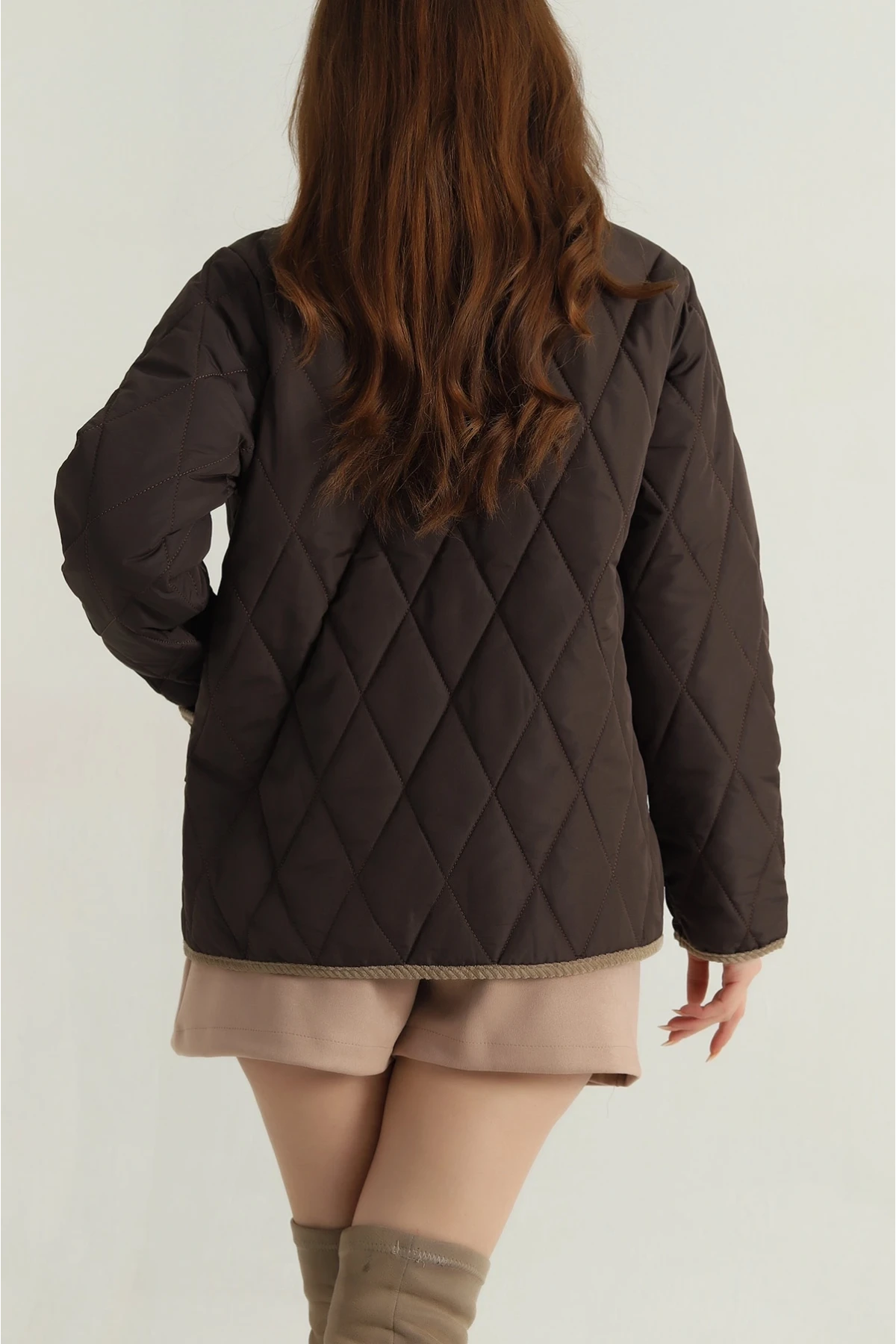 Kadın Kahverengi Çıt Çıt Kapamalı Kadife Detaylı Kapitone Mont HZL25W-BD152261