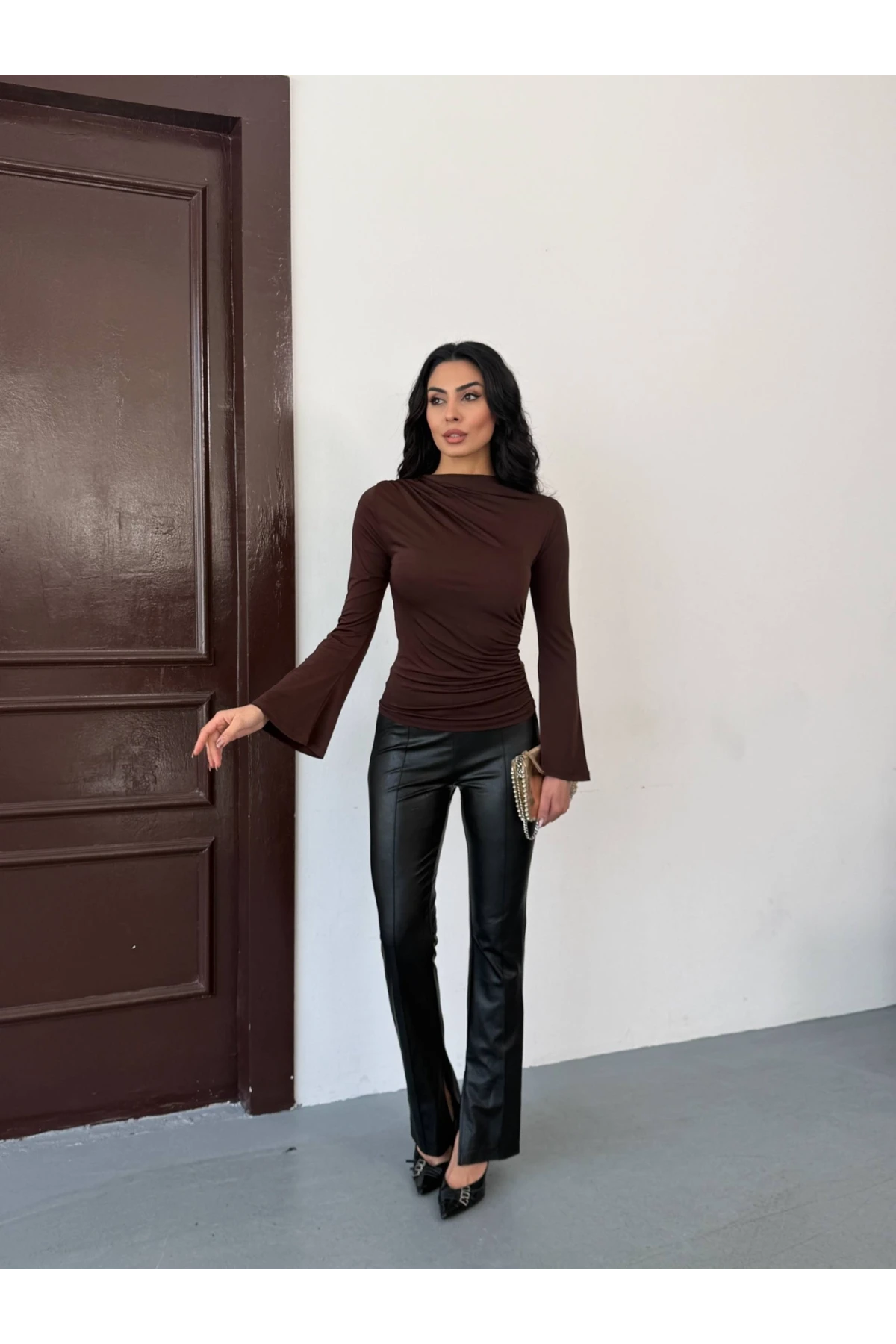 Kadın Kahverengi Drape Detaylı İspanyol Kol Sany Bluz HZL25W-FRY123431