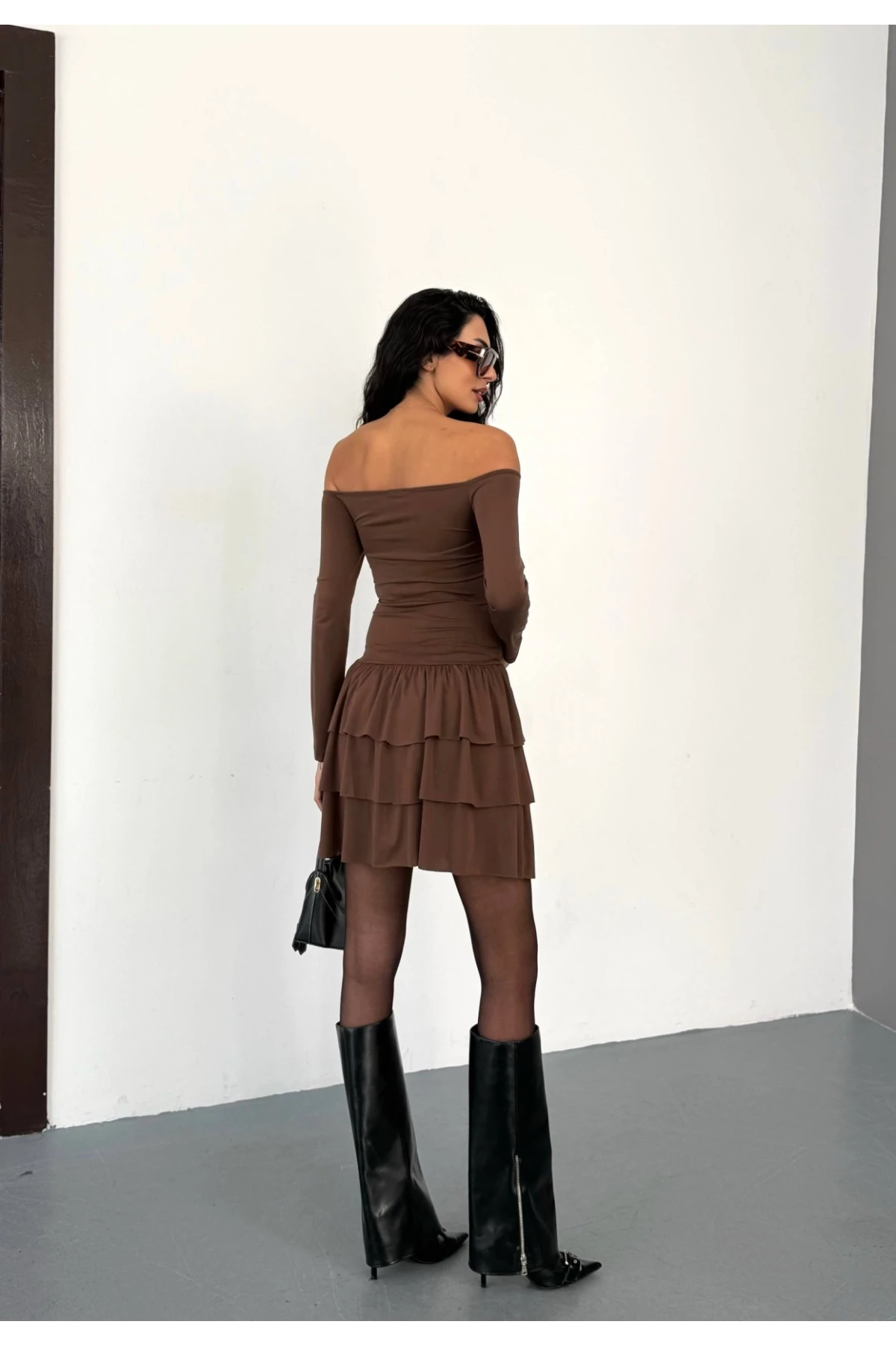 Kadın Kahverengi Straplez Yaka Kat Kat Etek Detaylı Mini Elbise HZL25W-FRY123581