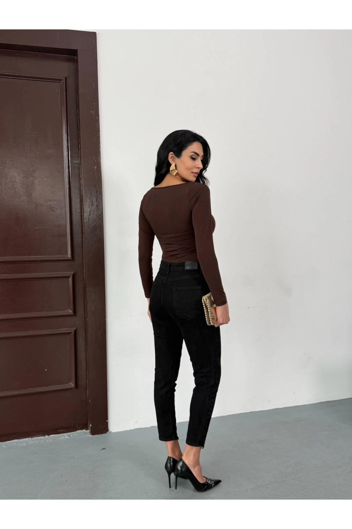 Kadın Kahverengi Uzun Kollu Göğüs Dekolteli Tokalı Bluz HZL25W-FRY123501