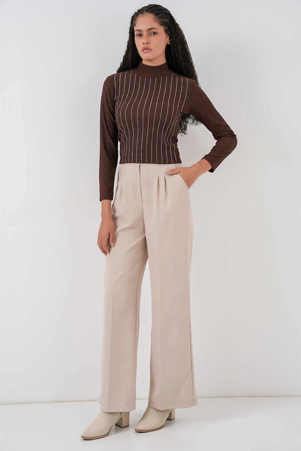 Kadın Kahverengi Yarım Balıkçı Önü Taşlı Body HZL25W-BD19221