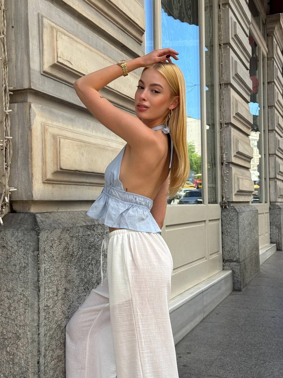 Kadın Mavi Boyundan Bağlamalı Sırtı Açık Keten Bluz HZL24S-ZK11081