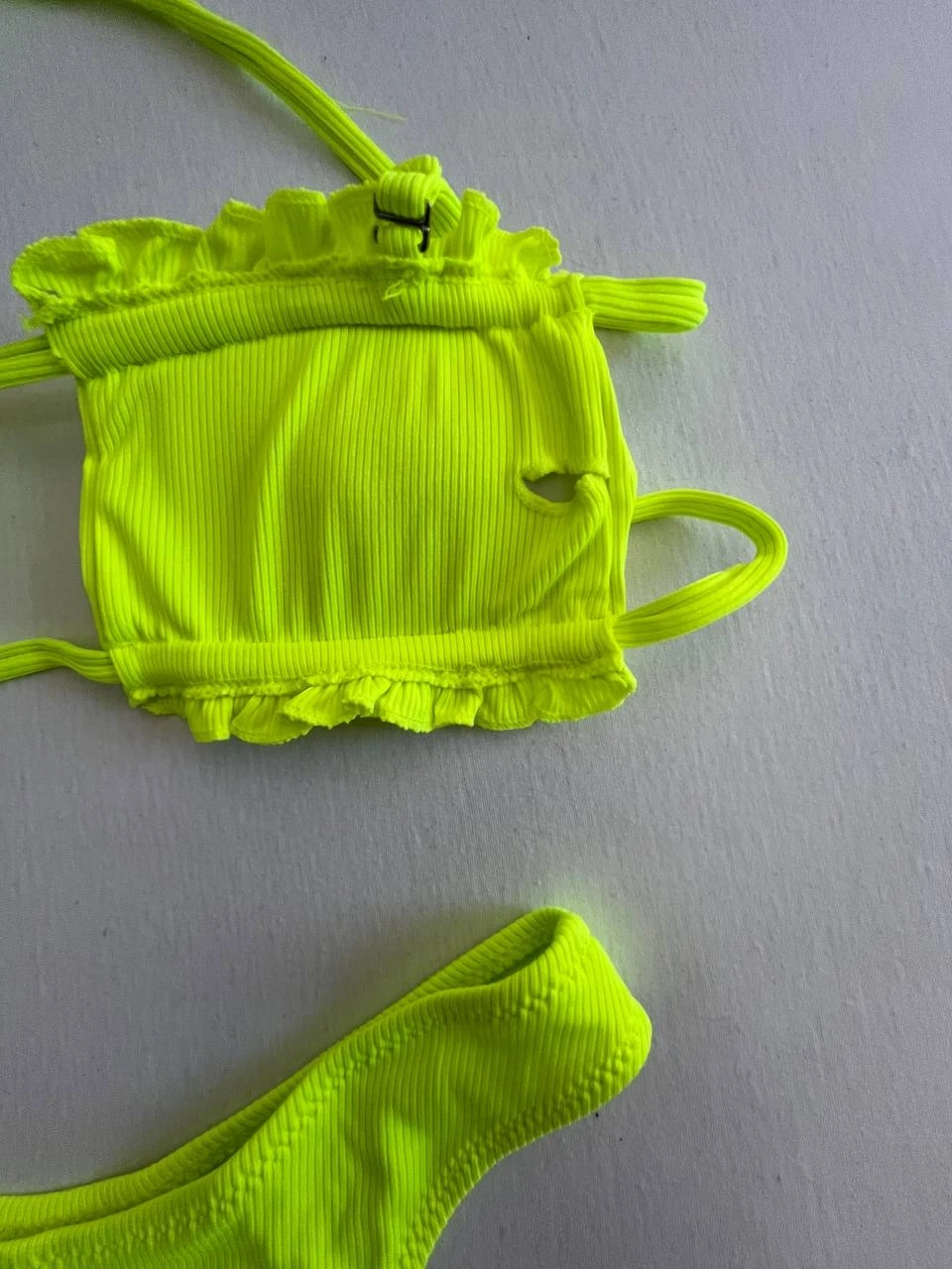 Kadın Neon Yeşil İp Bağlamalı Büzgülü Straplez Bikini Takım HZL25S-LC2226
