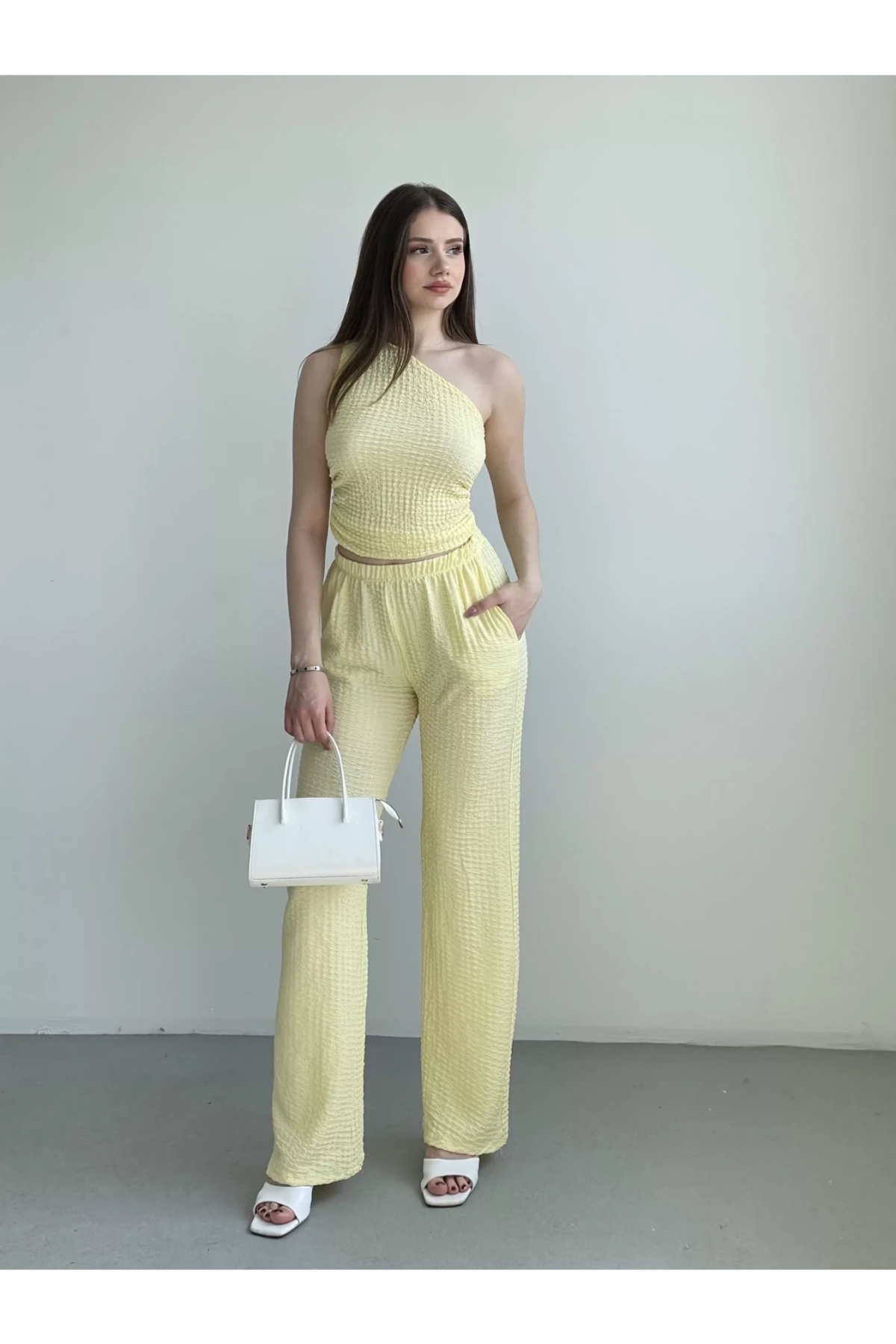 Kadın Sarı Beli Lastilkli Gofre Kumaş Pantolon HZL24S-ZK13261