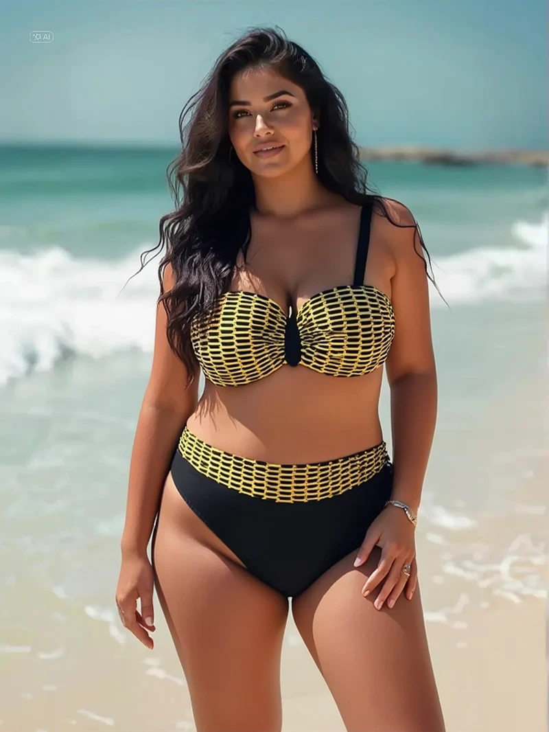 Kadın Sarı Zincir Desenli Büyük Beden Astarlı Siyah Bikini Takım HZL25S-LC3303