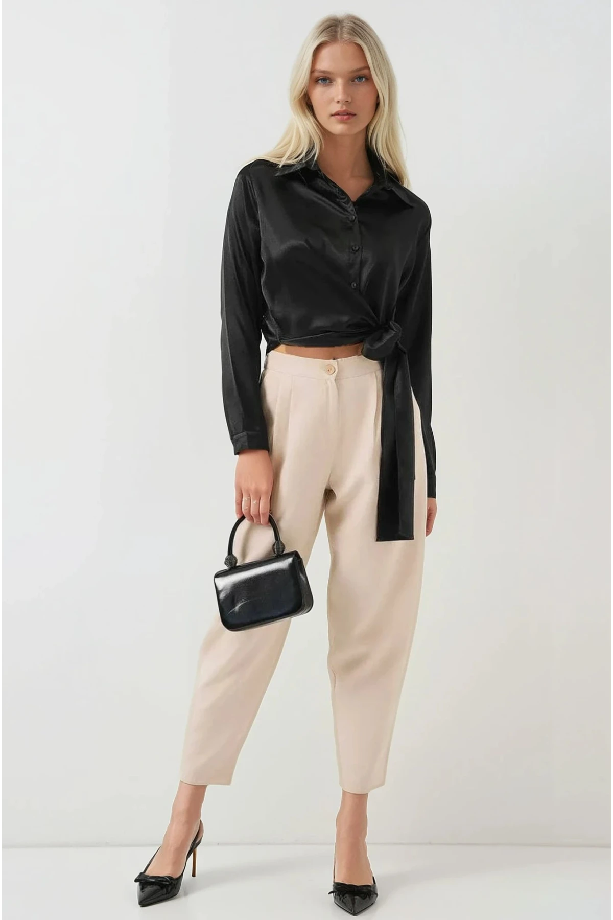 Kadın Siyah Bağlama Detaylı Saten Yüzeyli Gömlek HZL25S-BD1202871