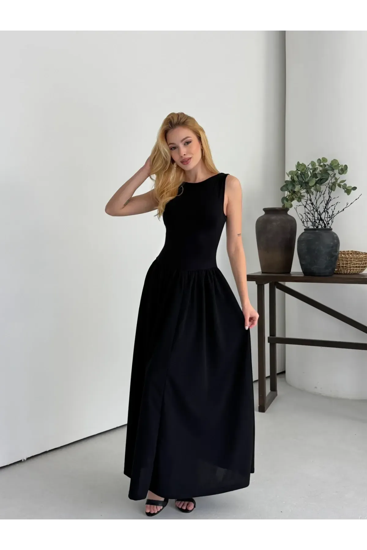 Kadın Siyah Bisiklet Yaka Üstü Esnek Viskon Alt Geniş Poplin Dokuma Kolsuz Elbise HZL26W-DSB1221