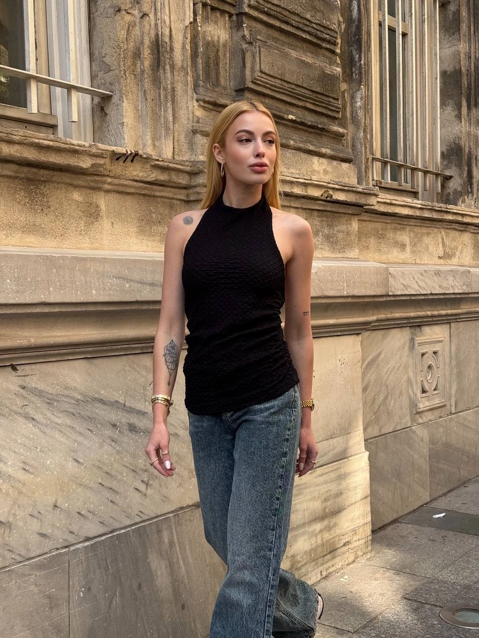 Kadın Siyah Boyundan Bağlamalı Gofre Kumaş Bluz HZL25S-ZK13631