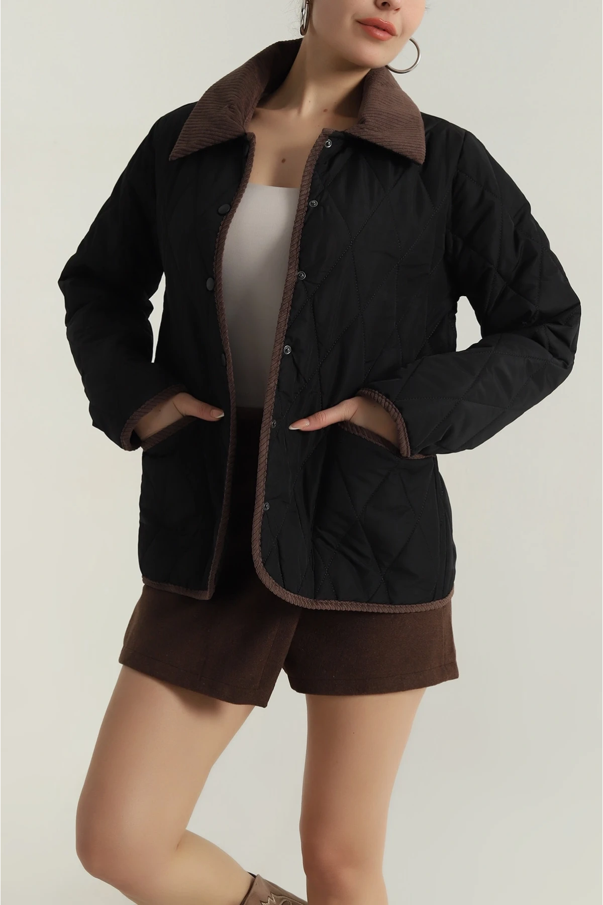 Kadın Siyah Çıt Çıt Kapamalı Kadife Detaylı Kapitone Mont HZL25W-BD152261