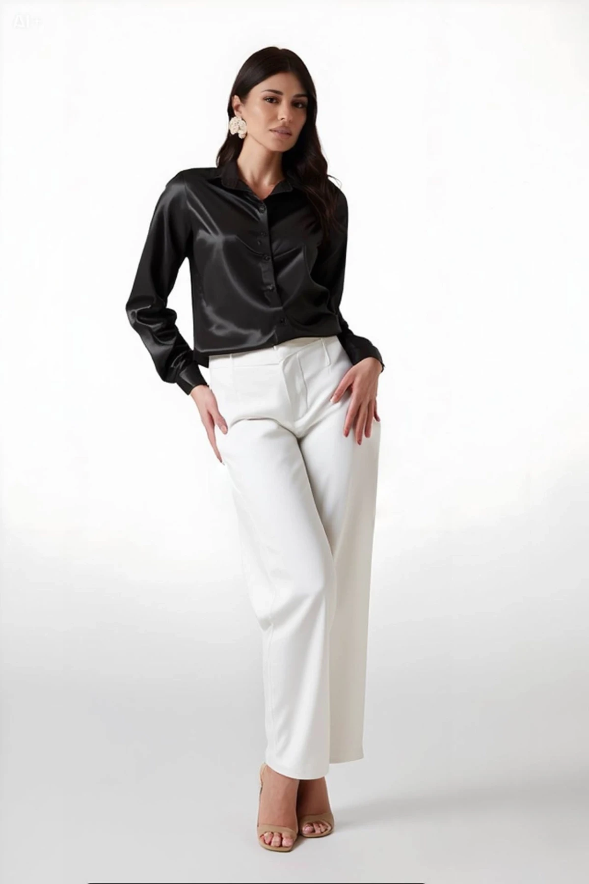 Kadın Siyah  Hafif Dökümlü Saten Yüzeyli Gömlek HZL22W-BD139641