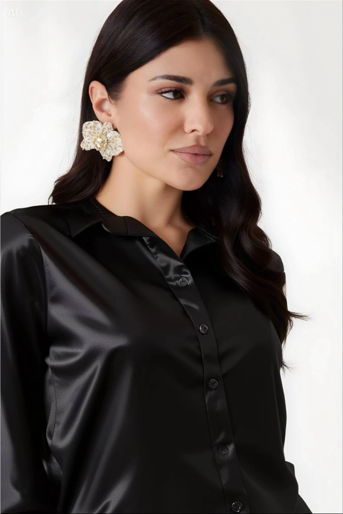 Kadın Siyah  Hafif Dökümlü Saten Yüzeyli Gömlek HZL22W-BD139641