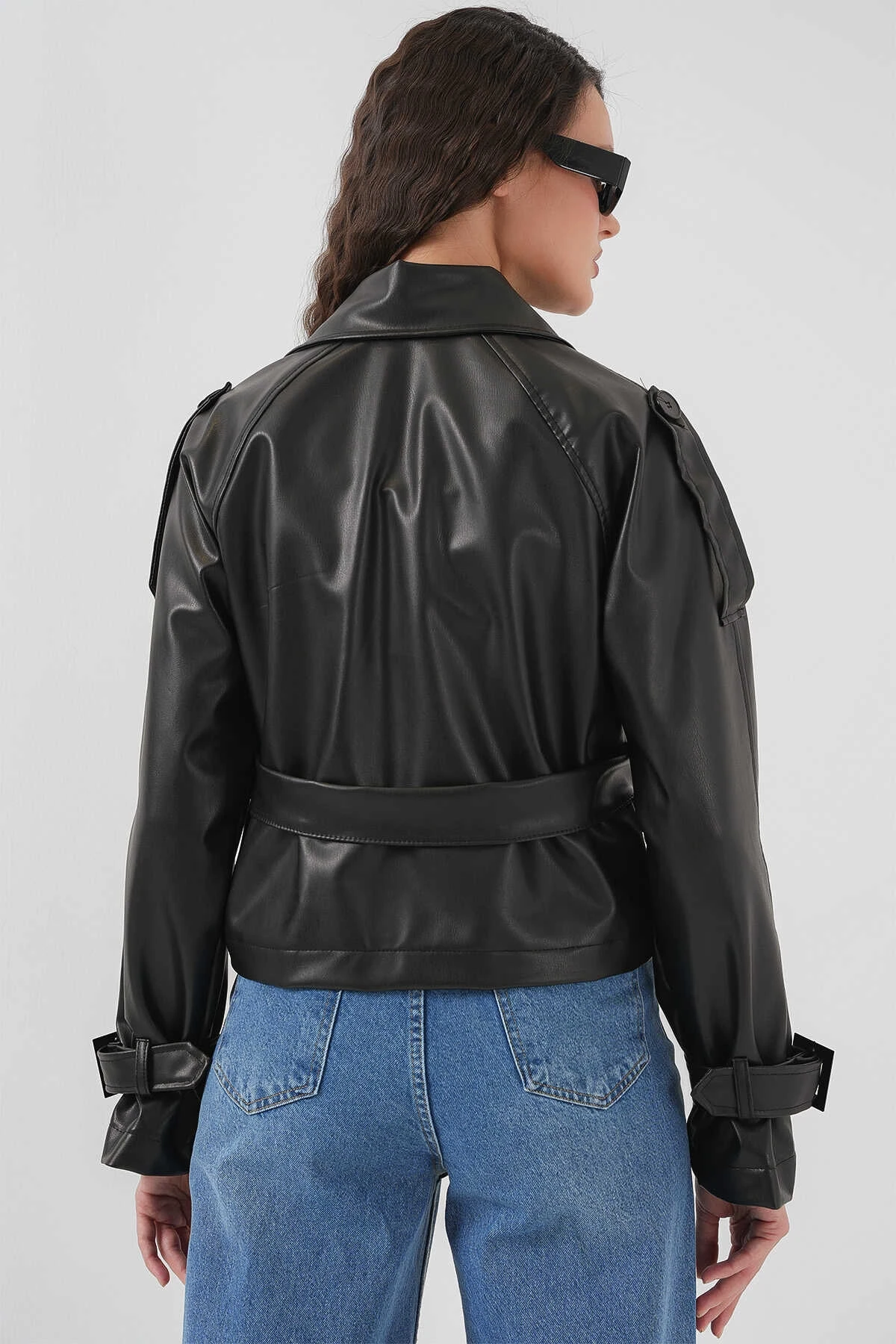 Kadın Siyah Kemerli Astarlı Suni Deri Ceket HZL25W-BD110461