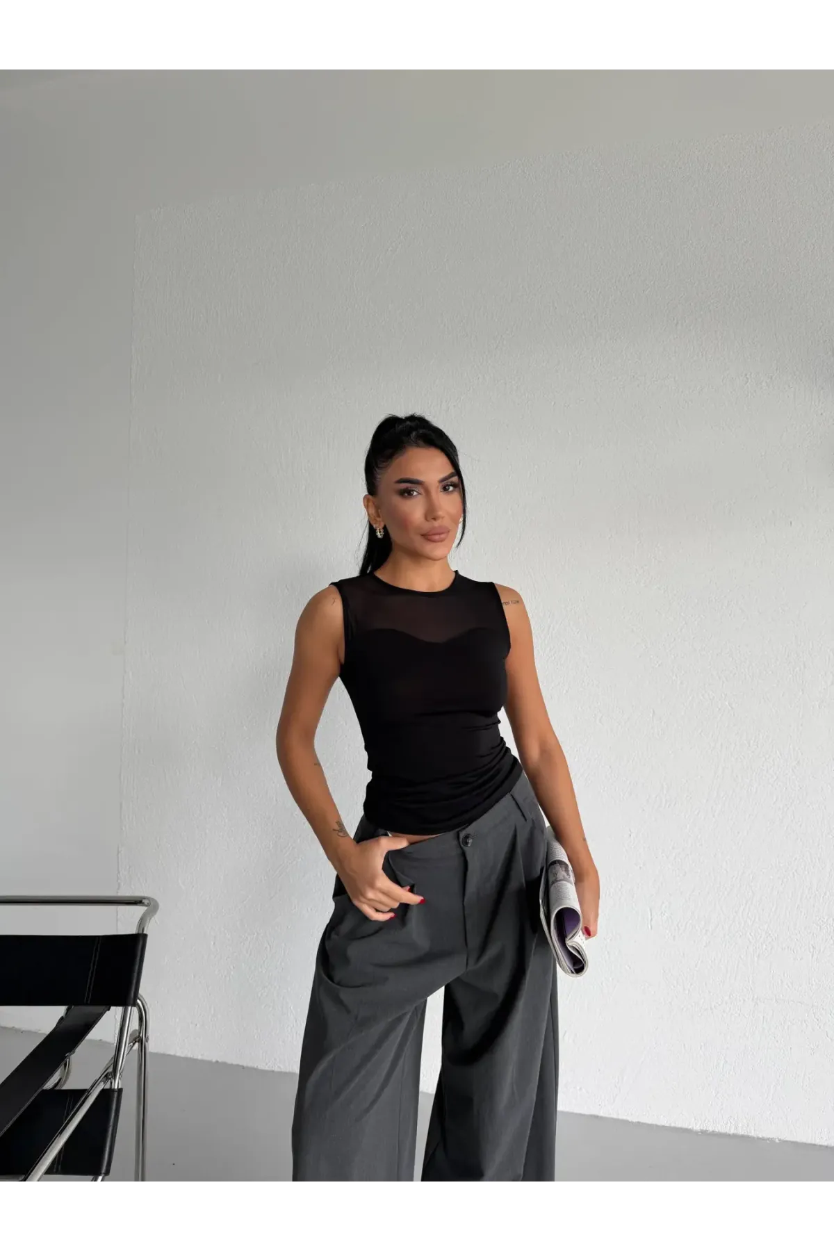 Kadın Siyah Kolsuz Likralı Tül Detay Sandy Bluz HZL26W-FRY123721