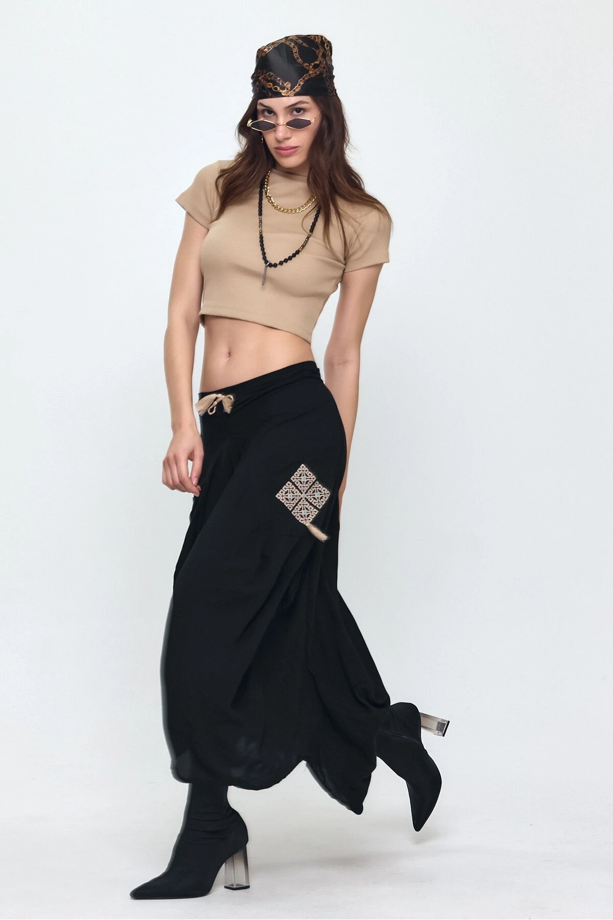 Kadın Siyah Nakış Detaylı Bağcıklı Şalvar Etek HZL25S-VM19001