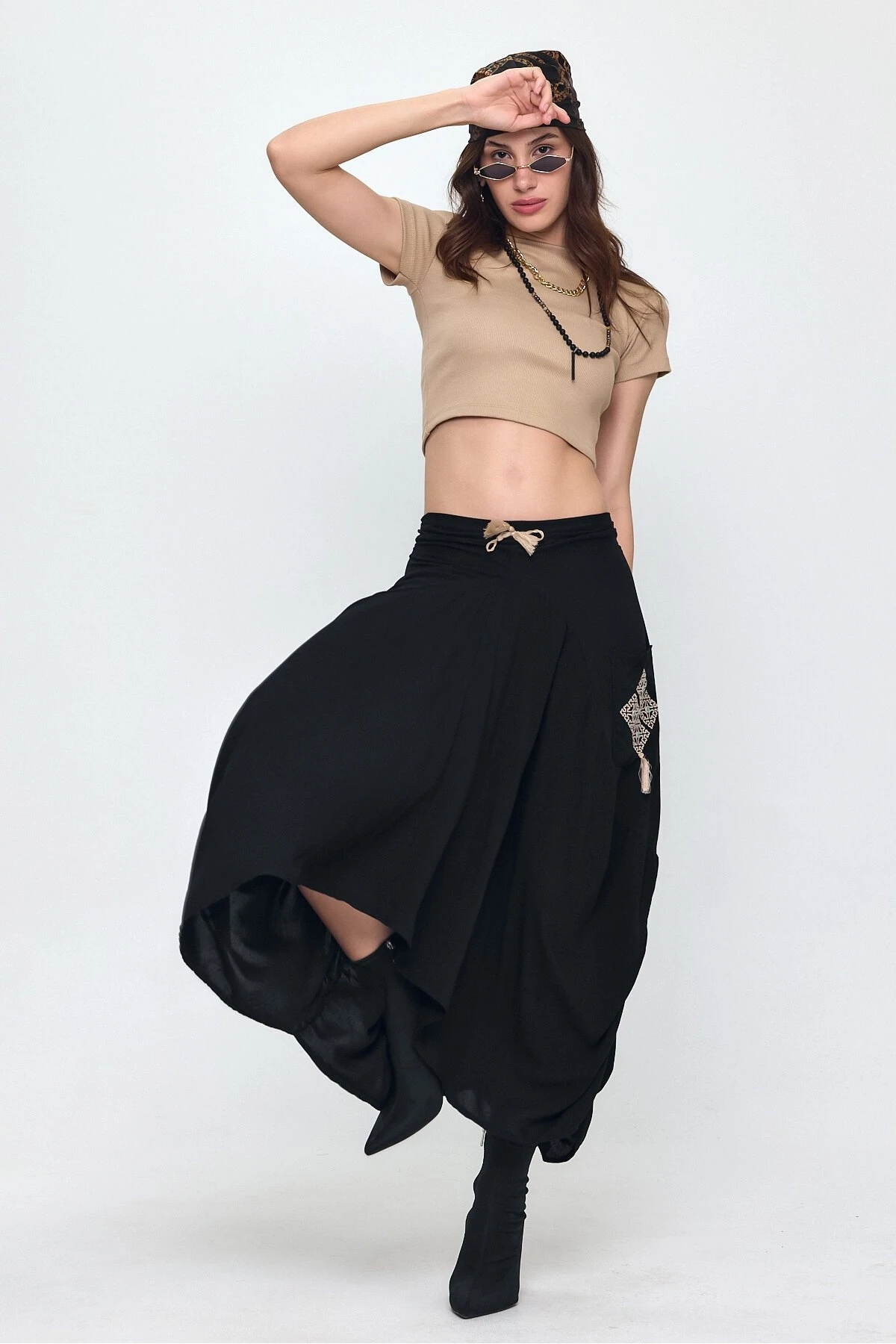 Kadın Siyah Nakış Detaylı Bağcıklı Şalvar Etek HZL25S-VM19001