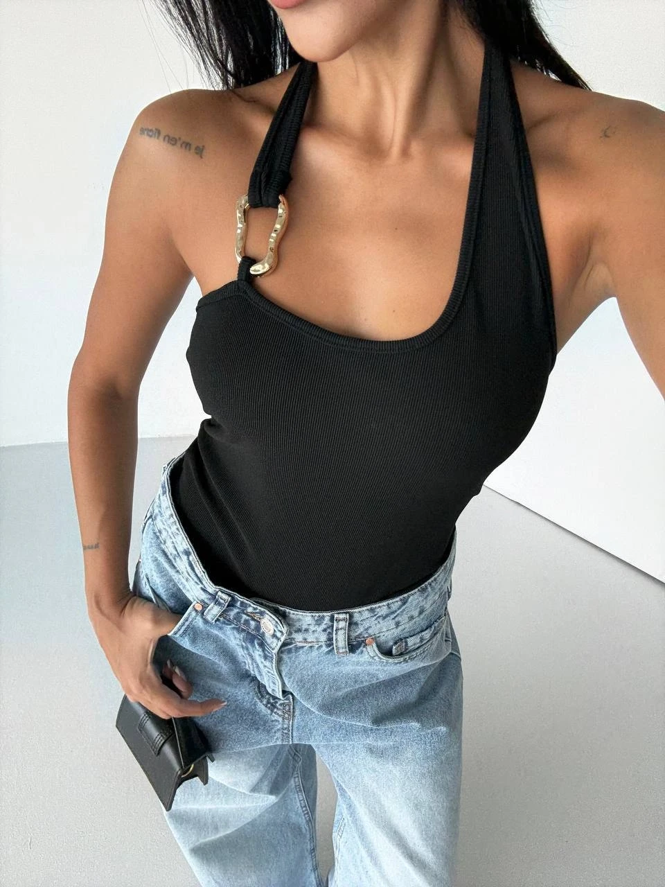 Kadın Siyah Ottoman Kumaş Halter Yaka Toka Detay Bluz HZL26W-FRY123321