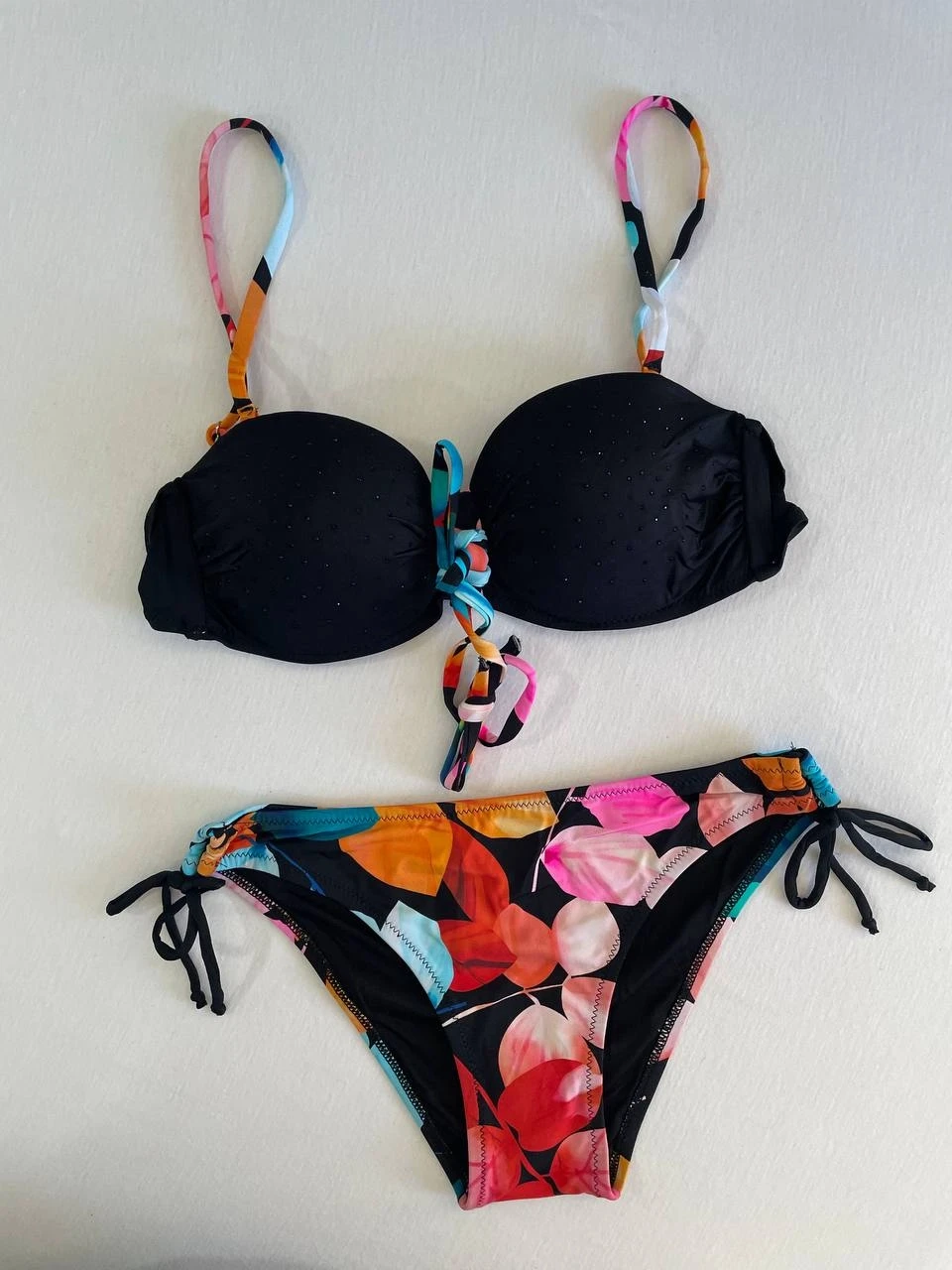 Kadın Siyah Taş İşlemeli Astarlı Bikini Takım HZL25S-LC207