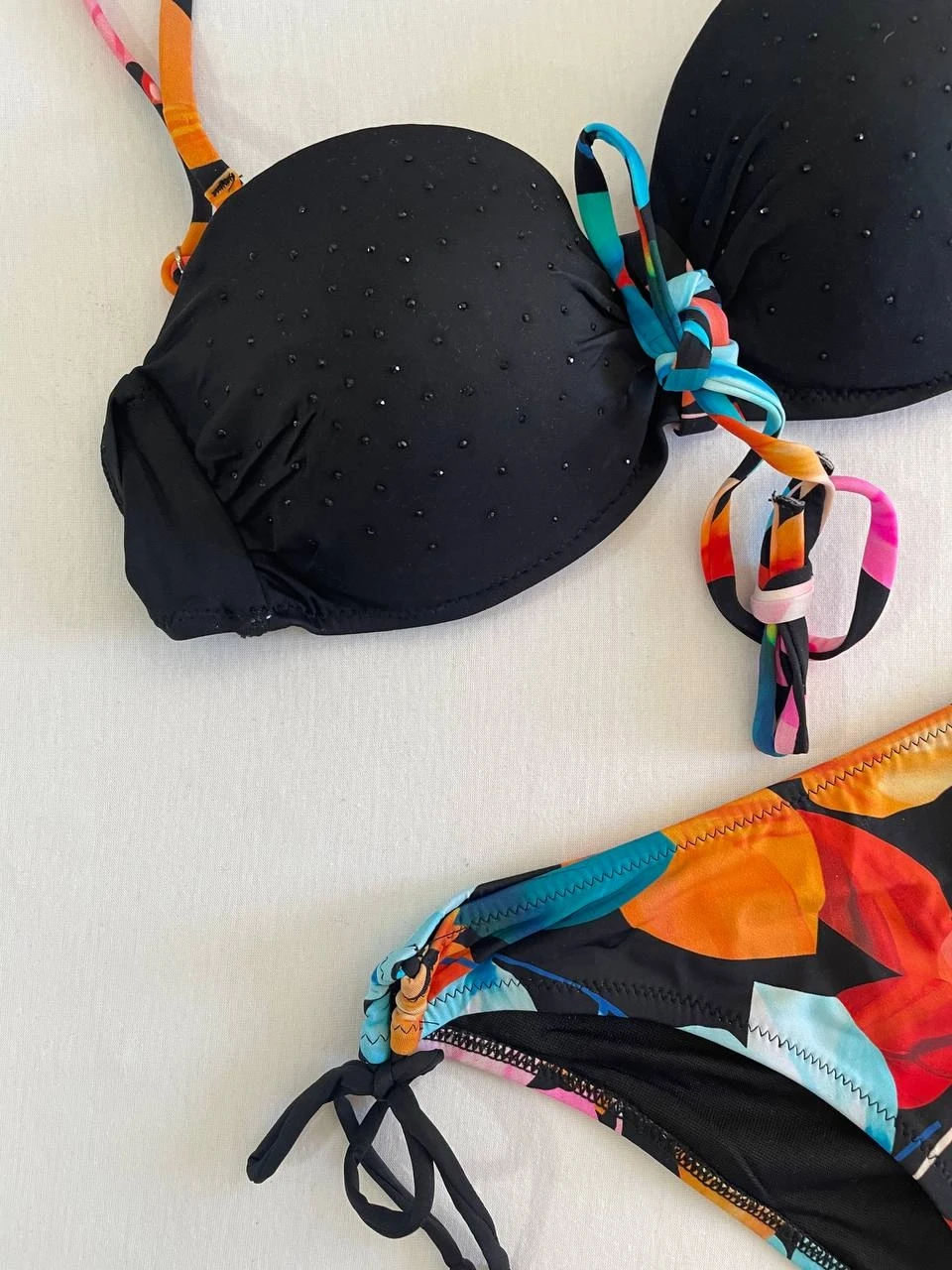 Kadın Siyah Taş İşlemeli Astarlı Bikini Takım HZL25S-LC207