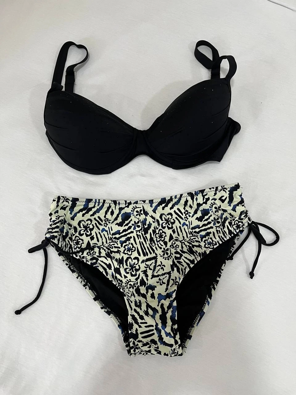 Kadın Siyah Taş İşlemeli Bej Desenli Astarlı Büyük Beden Bikini Takımı HZL25S-LC3351