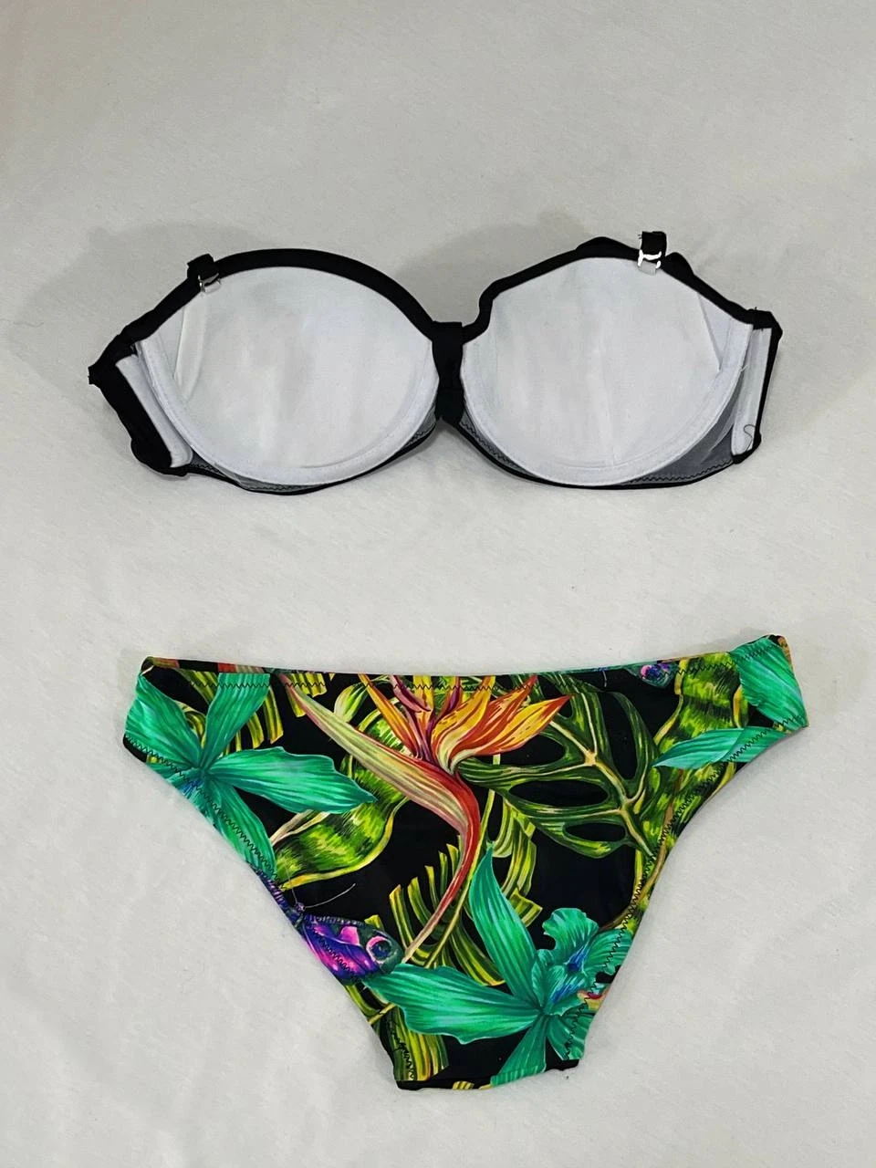 Kadın Siyah Taş İşlemeli Toka Aksesuarlı Astarlı Bikini Takım HZL25S-LC208