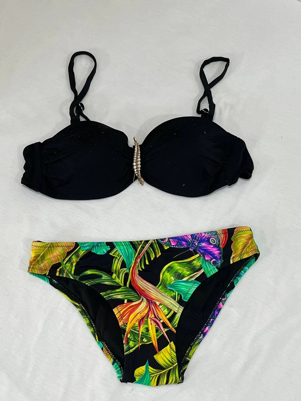 Kadın Siyah Taş İşlemeli Toka Aksesuarlı Astarlı Bikini Takım HZL25S-LC208